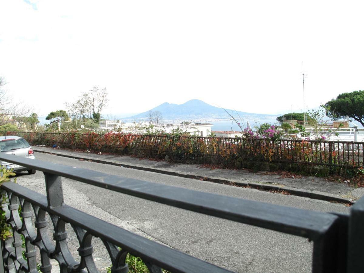 Monocamera Con Terrazzogiardino -Studette -Zona Panoramica Posillipo Napoli Eksteriør bilde
