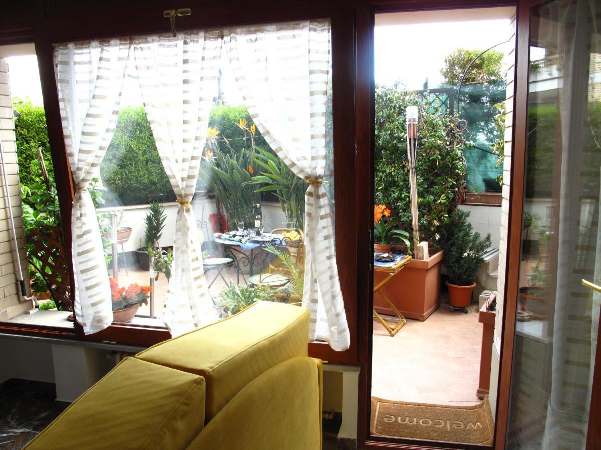 Monocamera Con Terrazzogiardino -Studette -Zona Panoramica Posillipo Napoli Eksteriør bilde